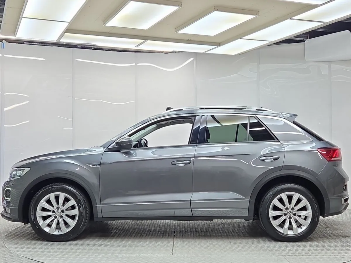Volkswagen T-Roc 1.5 TSI R-Line 150BHP *Sun Roof* - Image 5