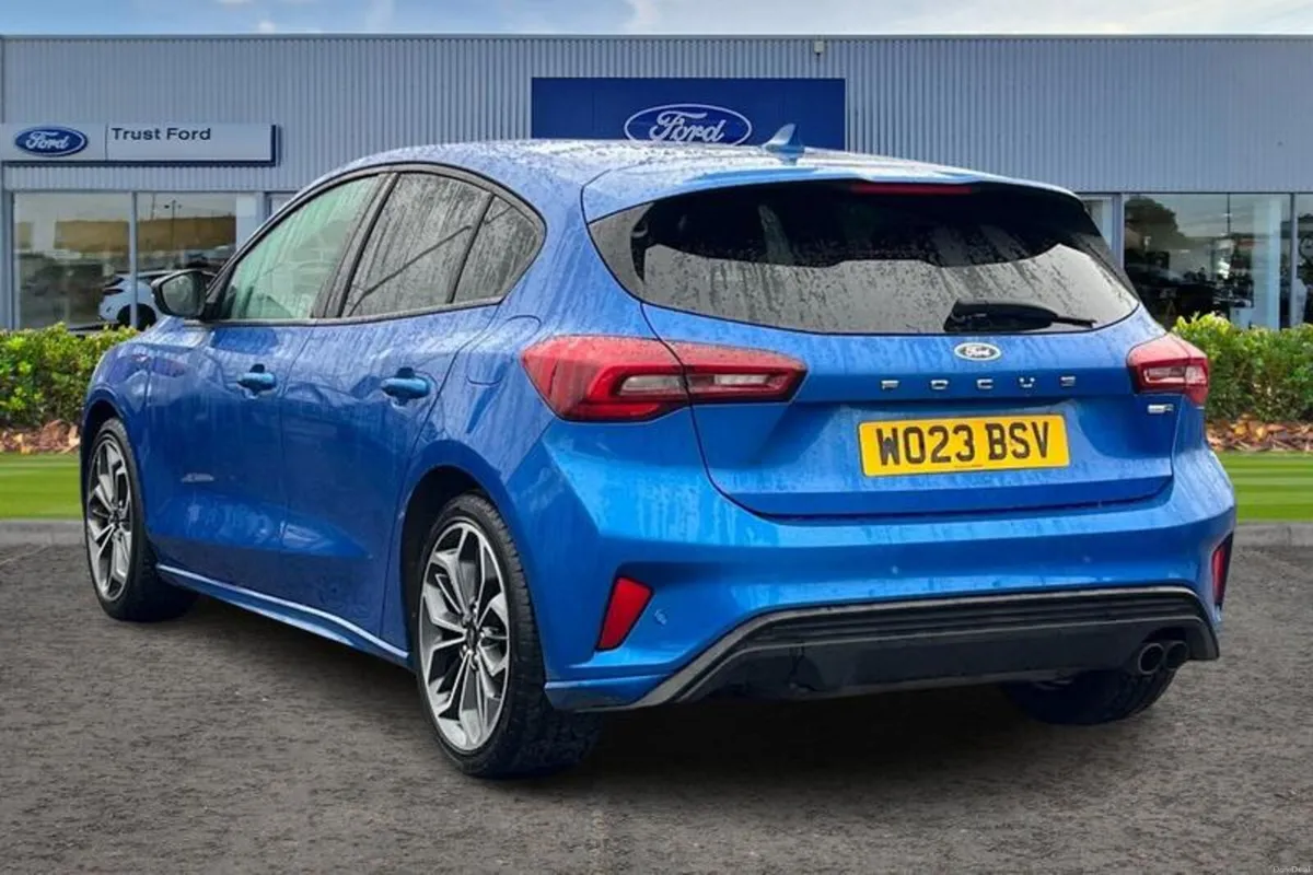 Ford Focus ST-Line X - Image 2