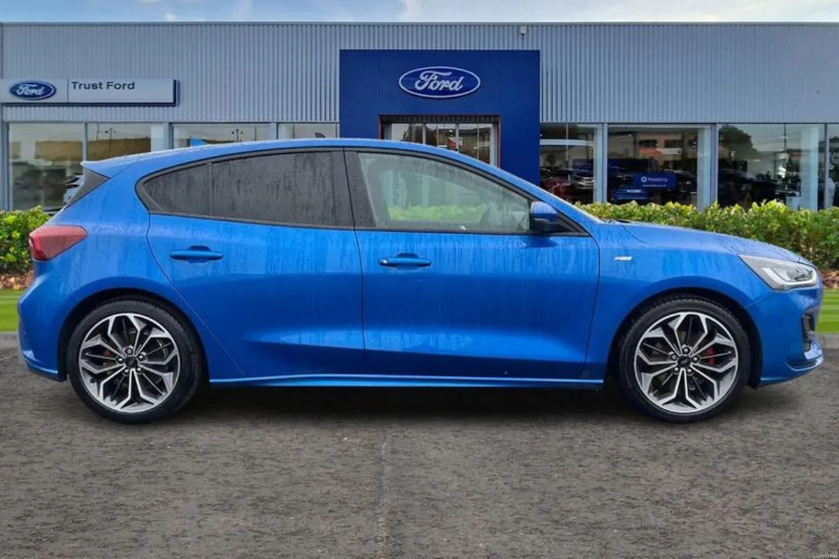 Ford Focus ST-Line X - Image 3