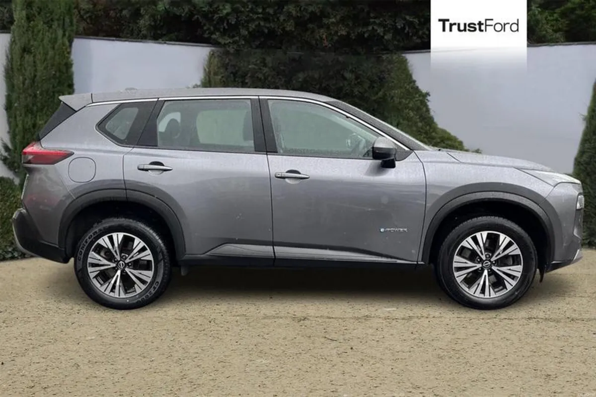 Nissan X-Trail Acenta Premium - Image 3