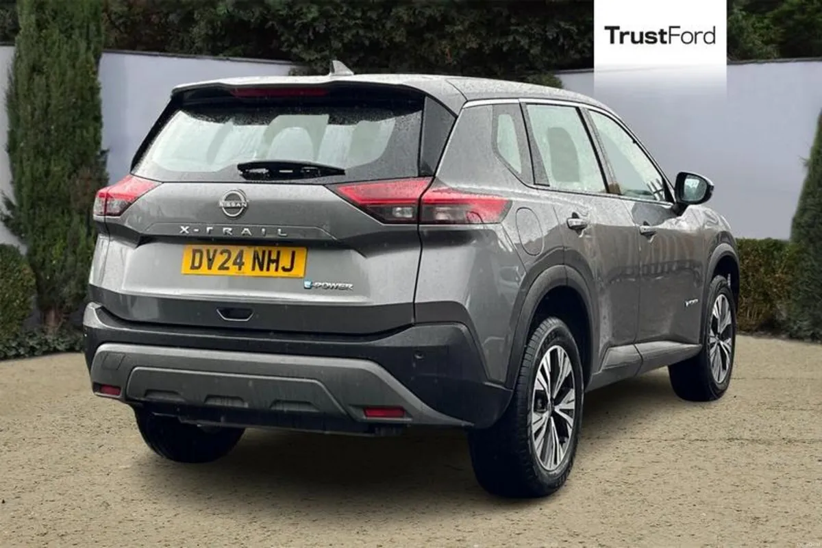 Nissan X-Trail Acenta Premium - Image 4