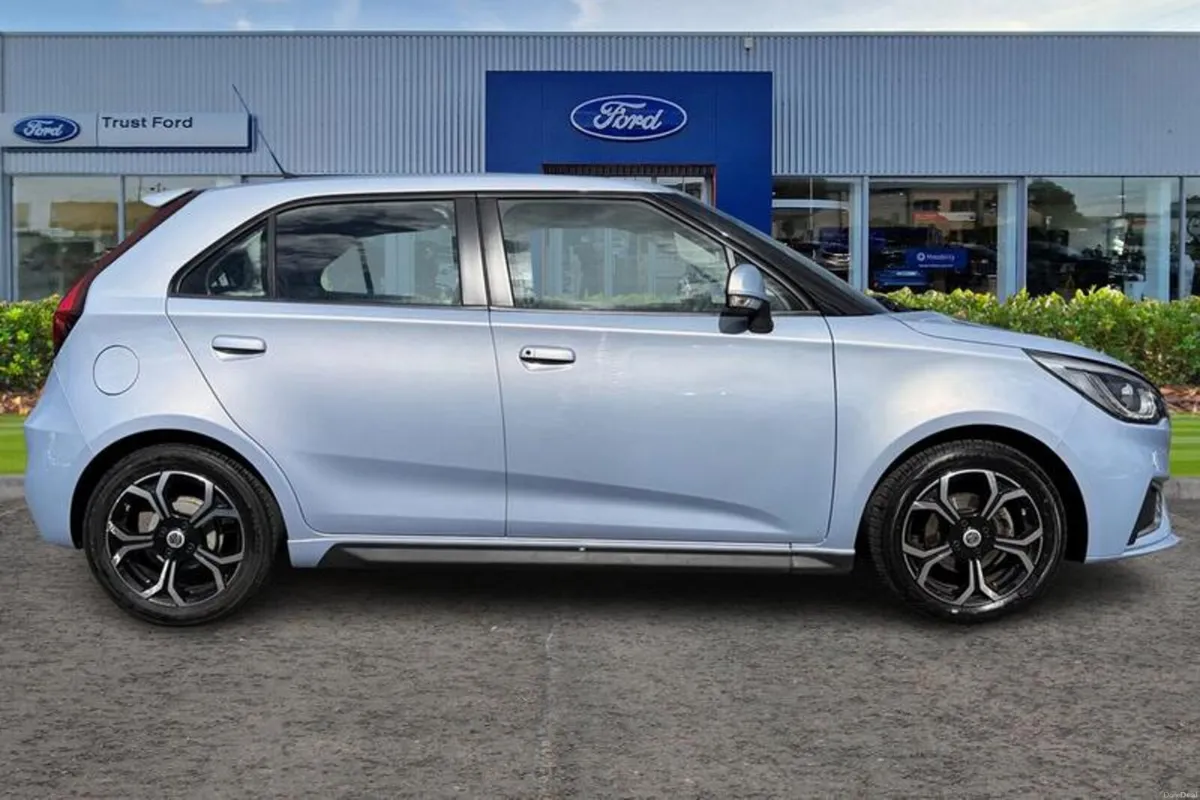 MG MG3 Exclusive - Image 3