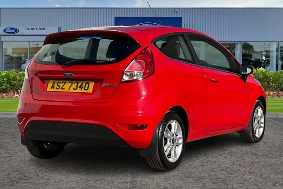 Ford Fiesta 1.25 Zetec Hatchback 3dr Petrol Manual - Image 4