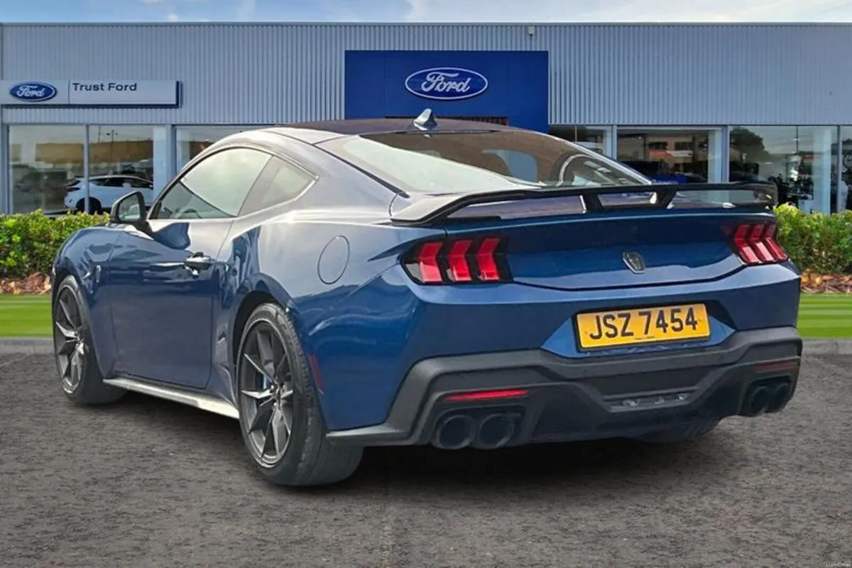 Ford Mustang Dark Horse - Image 2