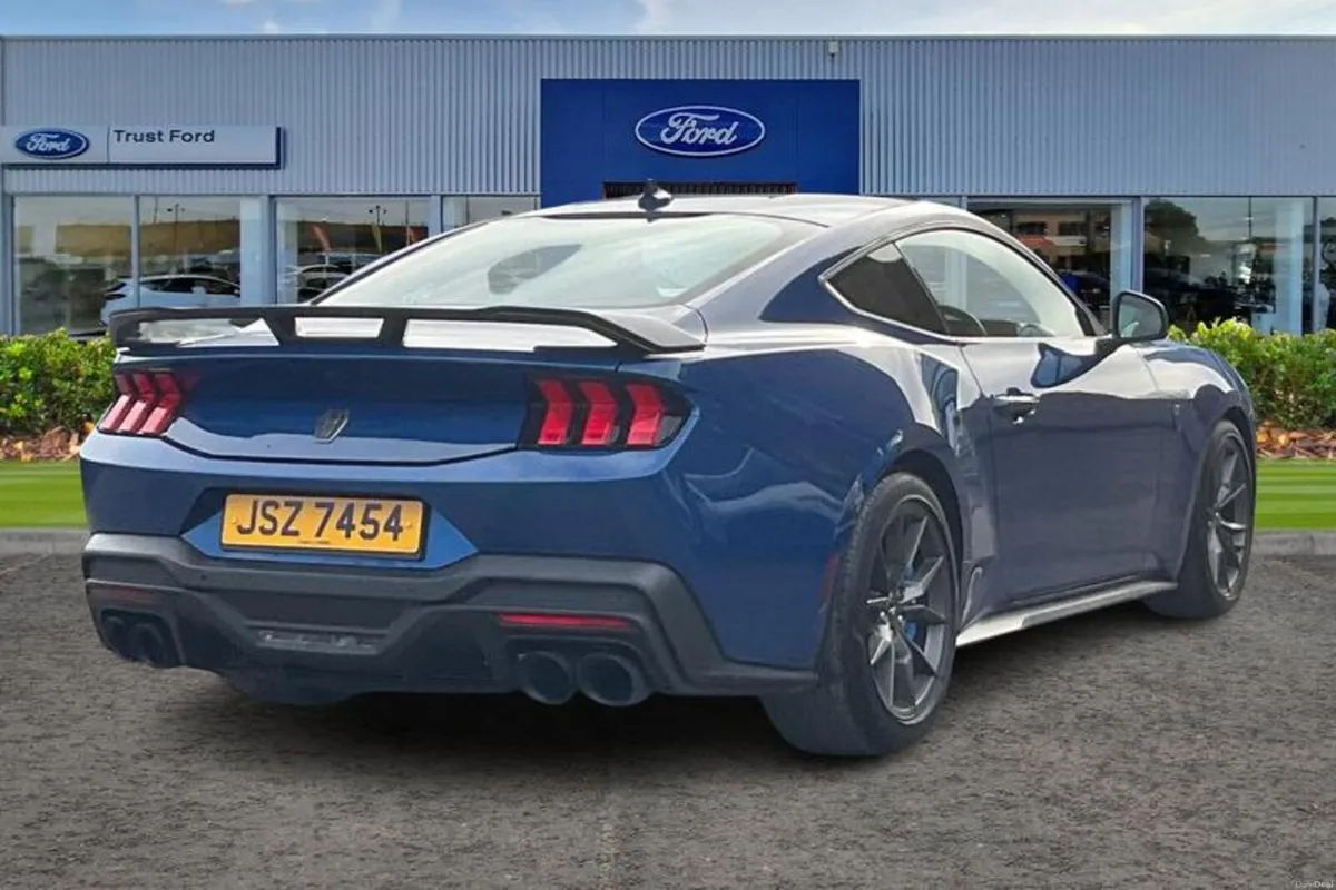 Ford Mustang Dark Horse - Image 4