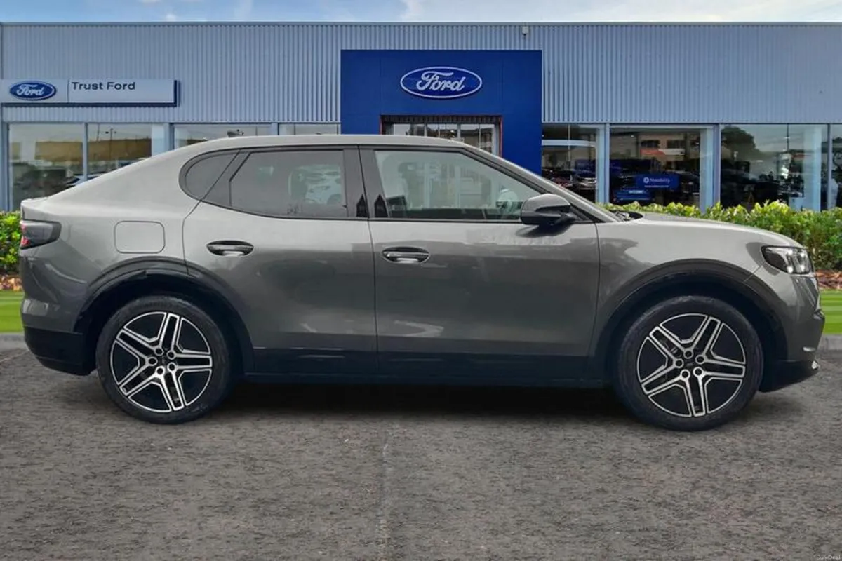 Ford Capri Extended Range 77kWh Premium SUV 5dr El - Image 3