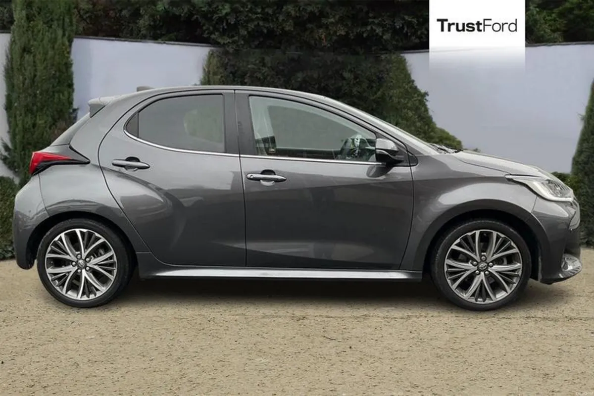 Toyota Yaris Excel - Image 3