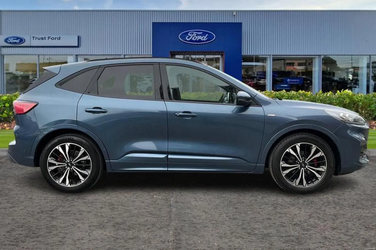 Ford Kuga ST-Line X First Edition - Image 3