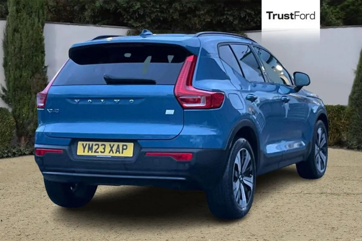 Volvo XC40 1.5h T5 Recharge 10.7kWh Ultimate Dark - Image 4