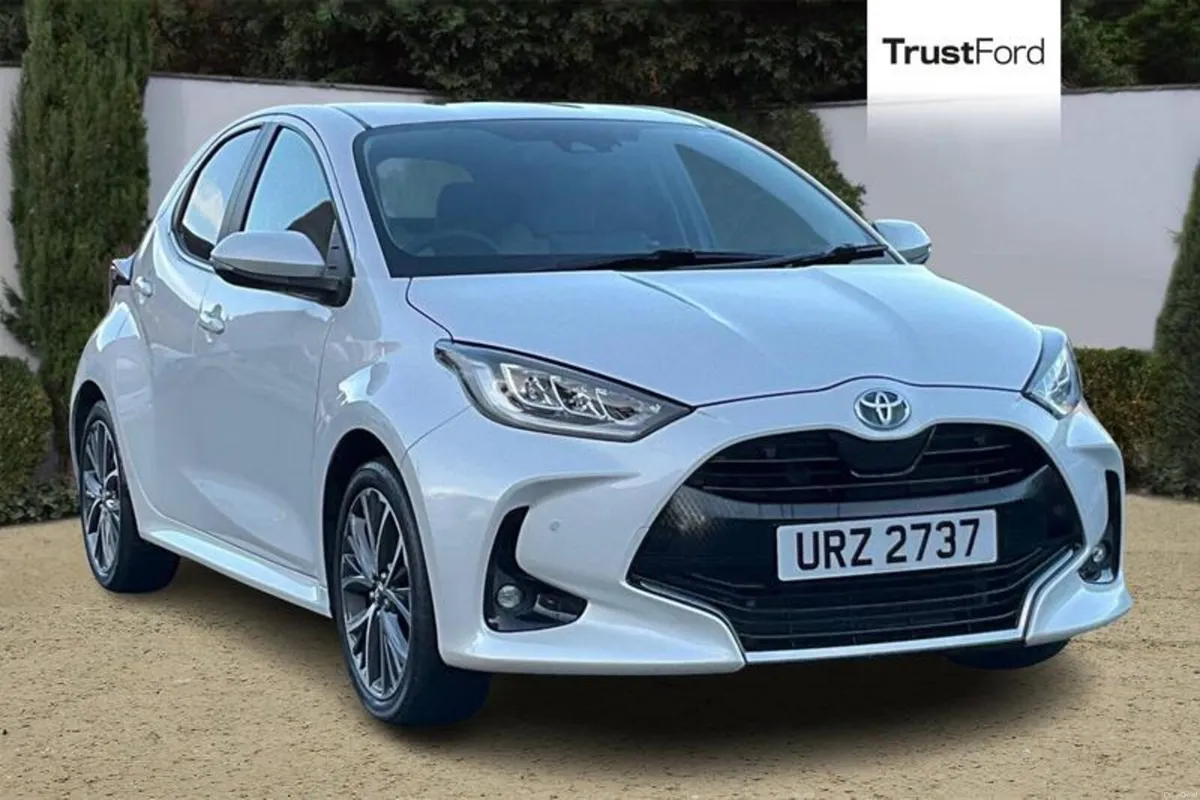 Toyota Yaris 1.5 VVT-h Excel Hatchback 5dr Petrol - Image 1