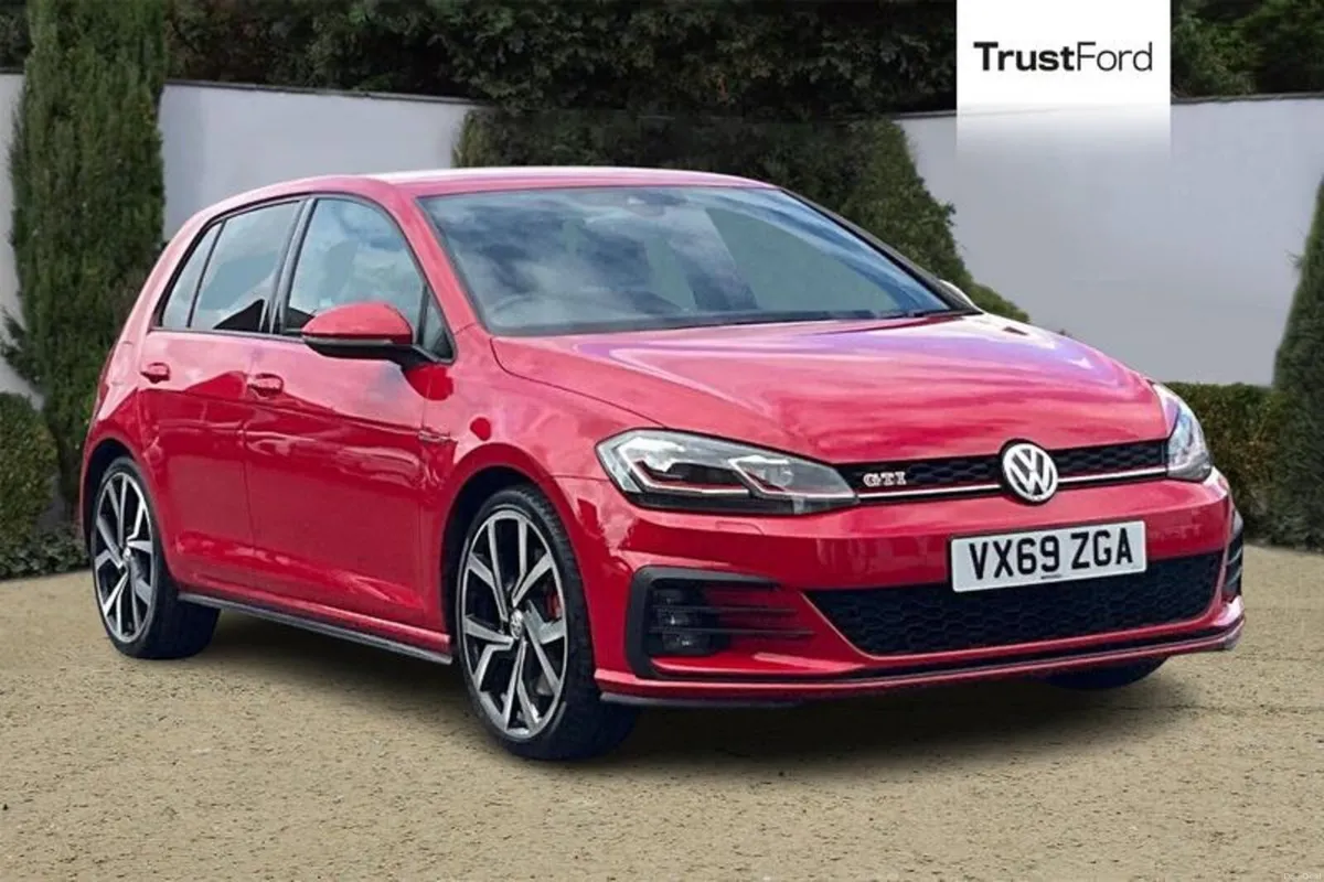 Volkswagen Golf GTI Performance - Image 1
