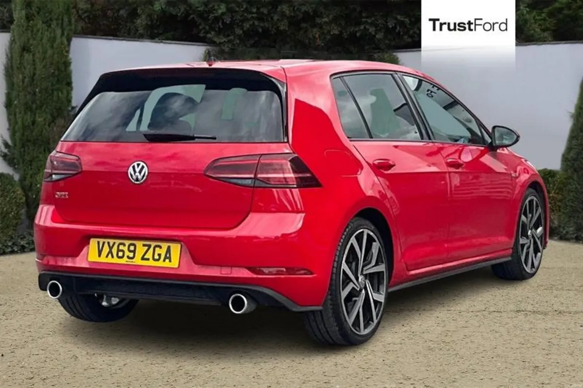 Volkswagen Golf GTI Performance - Image 4