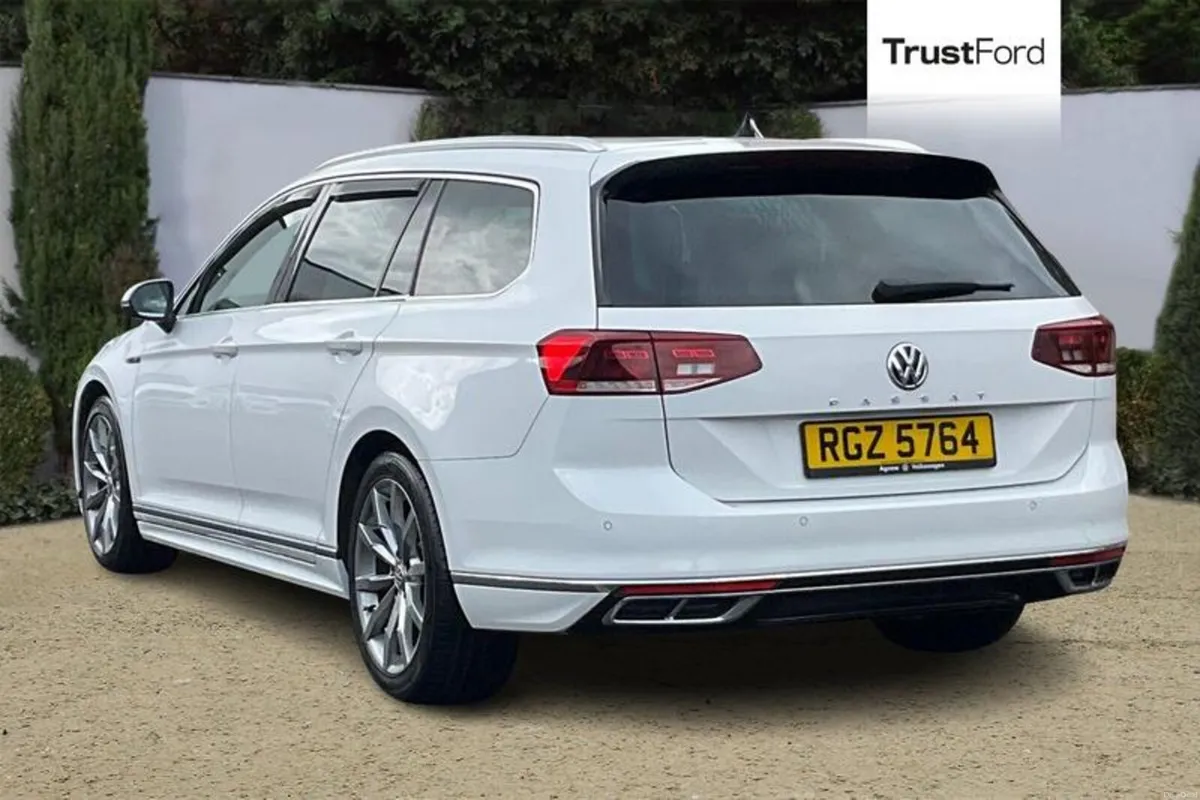 Volkswagen Passat R-Line - Image 2