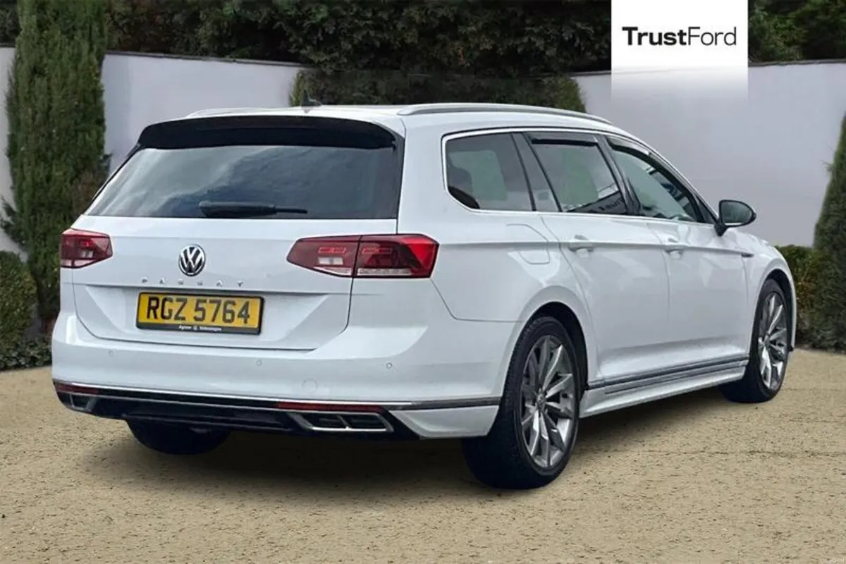 Volkswagen Passat R-Line - Image 4