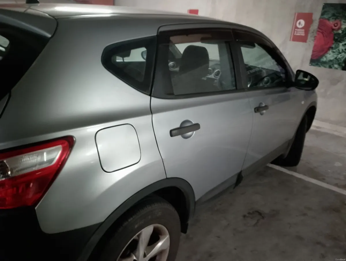 13y Nissan qashqai breaking - Image 1