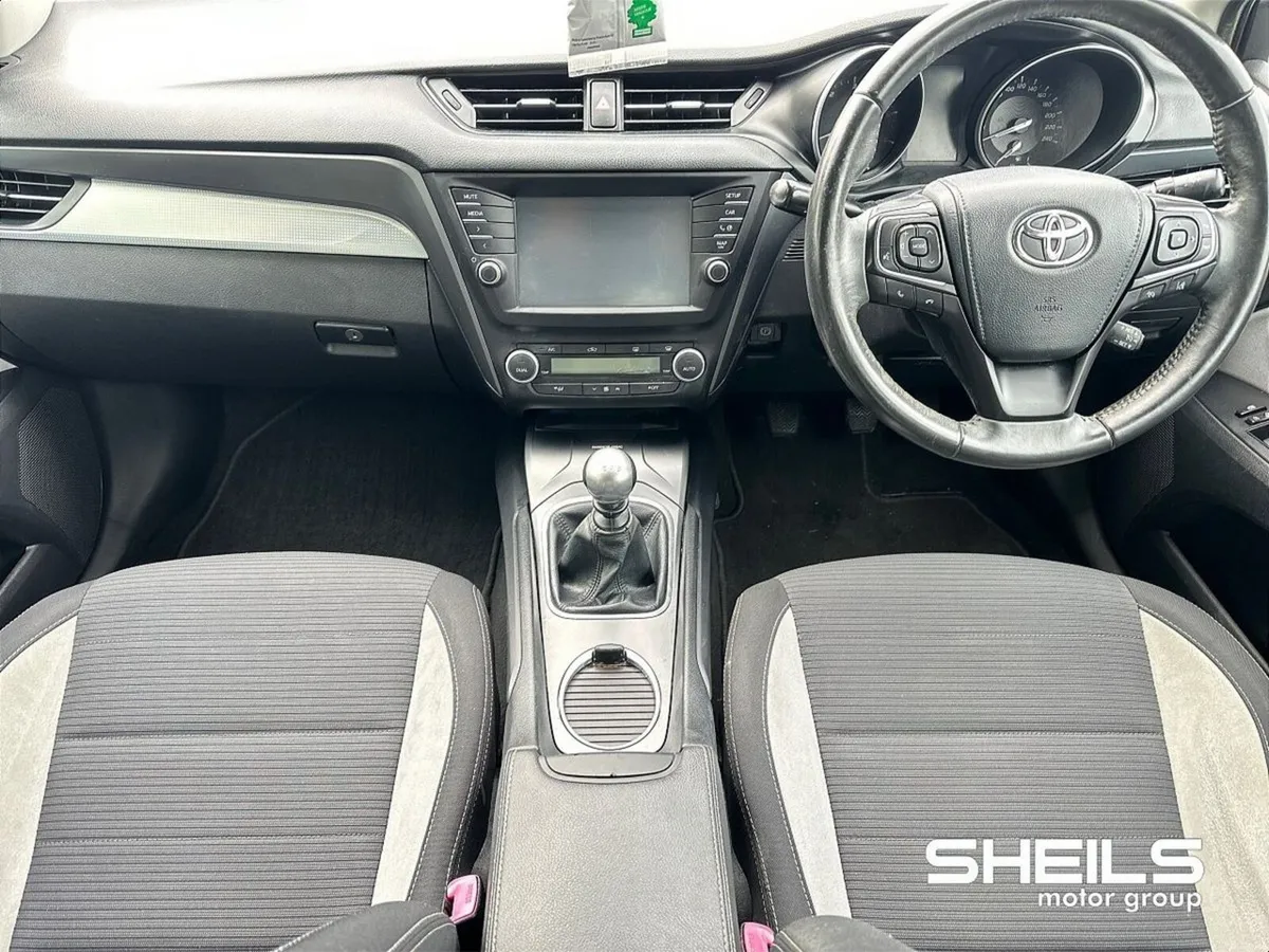 Toyota Avensis Luna Navi 1.6 Diesel D-4D - Image 3