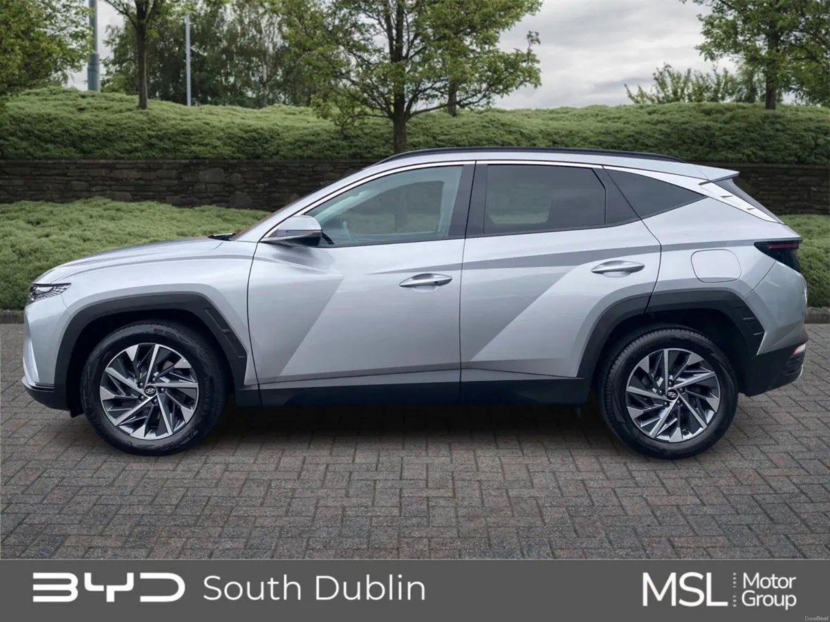 Hyundai Tucson 2WD Executive Plus - Image 6
