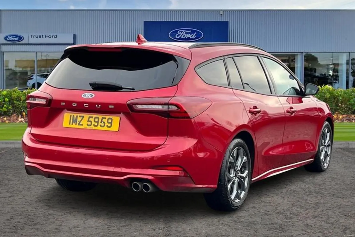 Ford Focus ST-Line Estate - Image 4