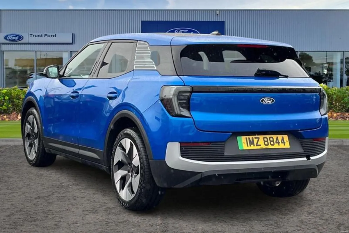 Ford Explorer Premium - Image 2