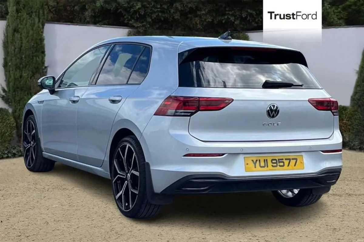 Volkswagen Golf Style - Image 2