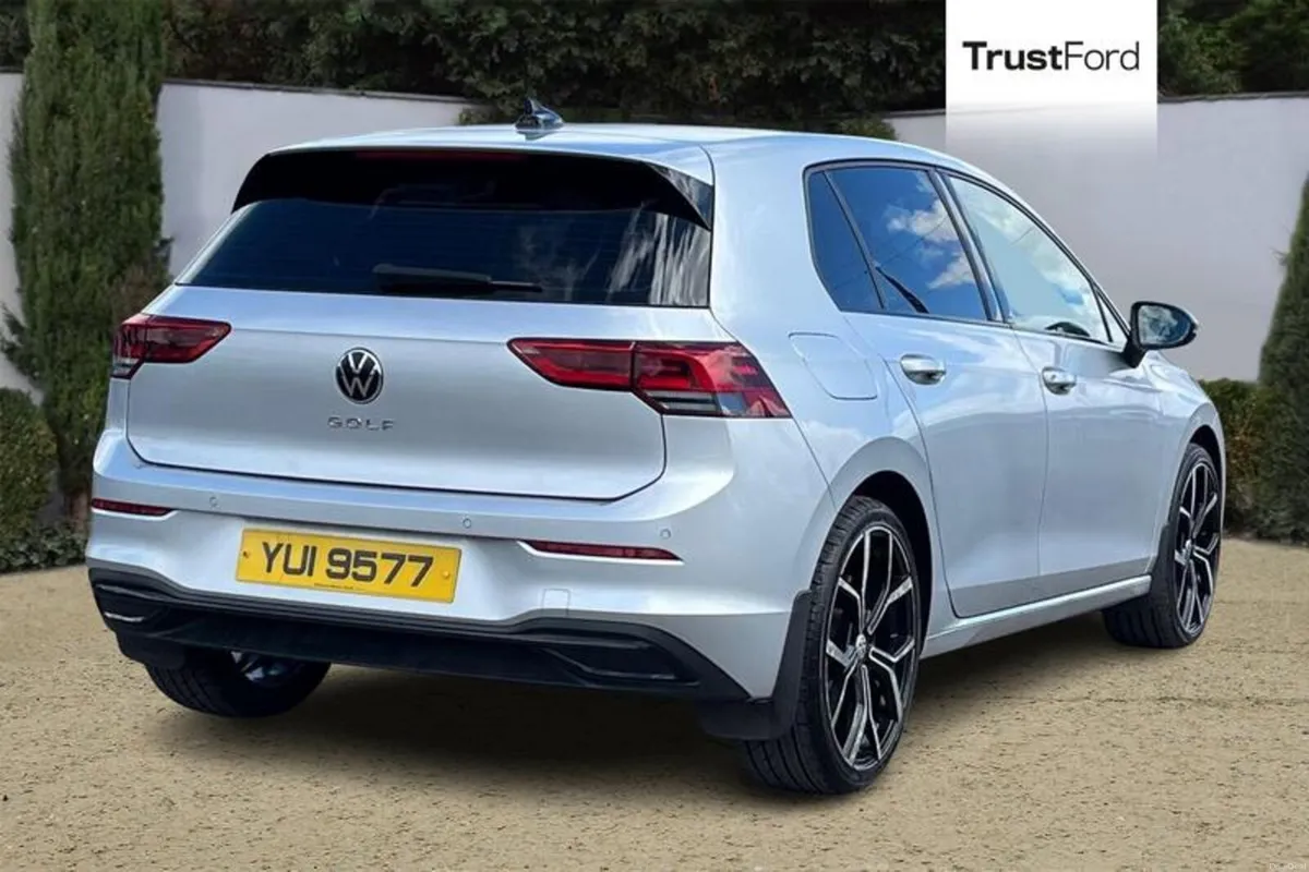 Volkswagen Golf Style - Image 4