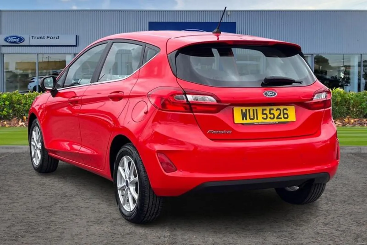 Ford Fiesta Zetec - Image 2