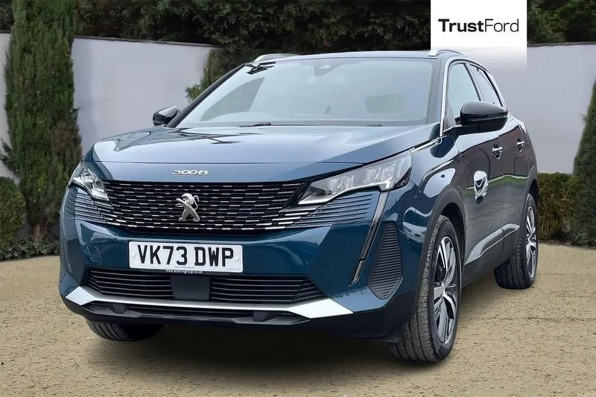 Peugeot 3008 1.2 PureTech Active Premium + SUV 5dr - Image 5