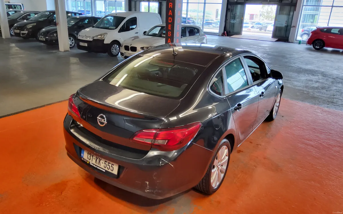 Opel Astra 2013 - Image 3