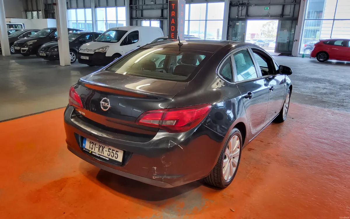 Opel Astra 2013 - Image 4