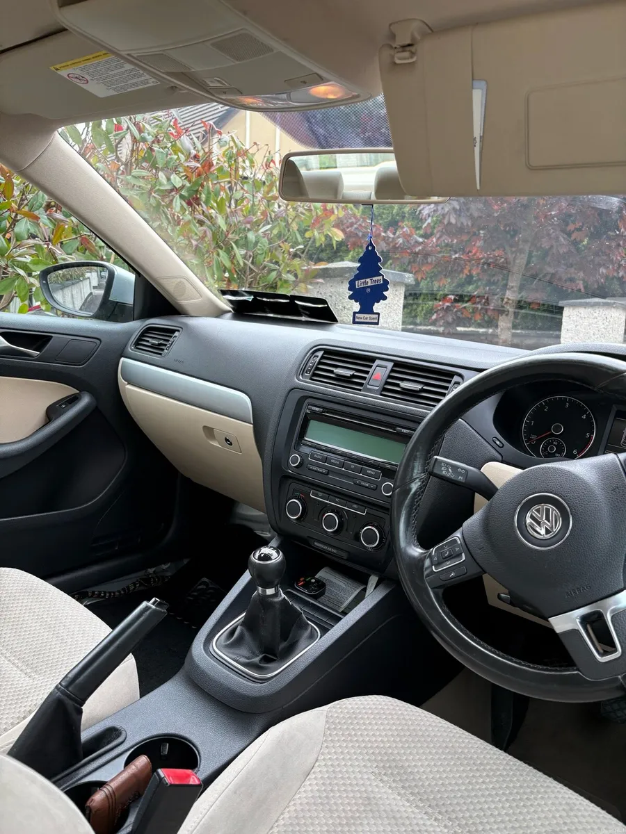 Volkswagen Jetta - Image 3