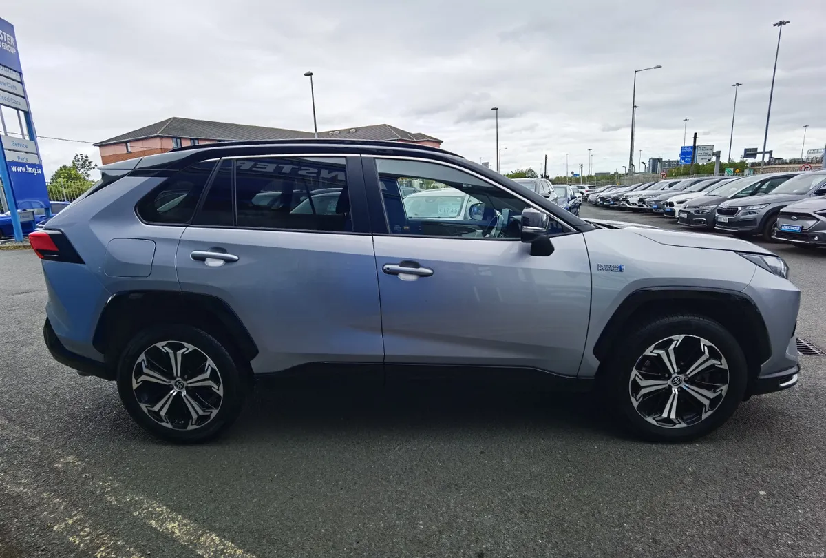 TOYOTA RAV4 2.5 DYNAMIC 4WD AUTOMATIC PHEV - Image 4