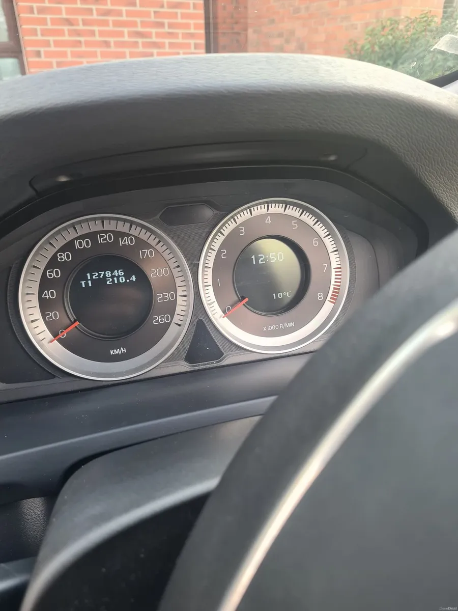 Volvo V60 180HP - Image 3