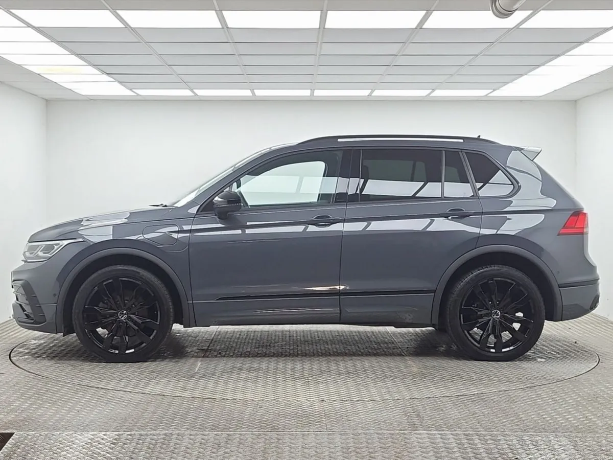 Volkswagen Tiguan Tiguan R-Line Black Edition  TSi - Image 5