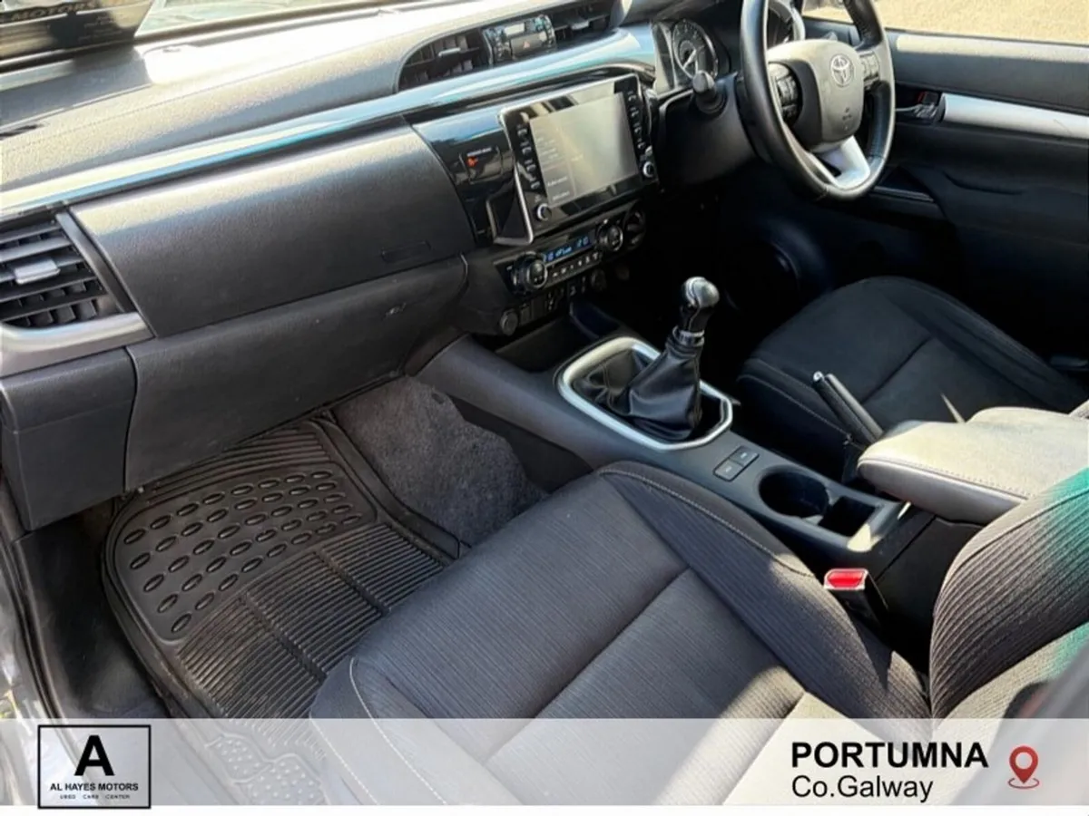 Toyota Hilux 2.4 D4D INVINCIBLE D-4D 4WD *PRICE + - Image 4
