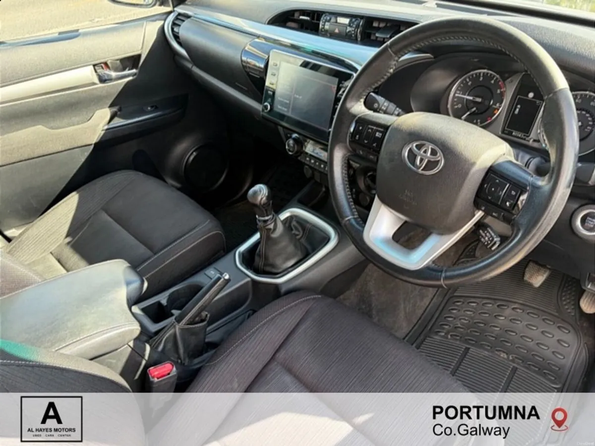 Toyota Hilux 2.4 D4D INVINCIBLE D-4D 4WD *PRICE + - Image 2