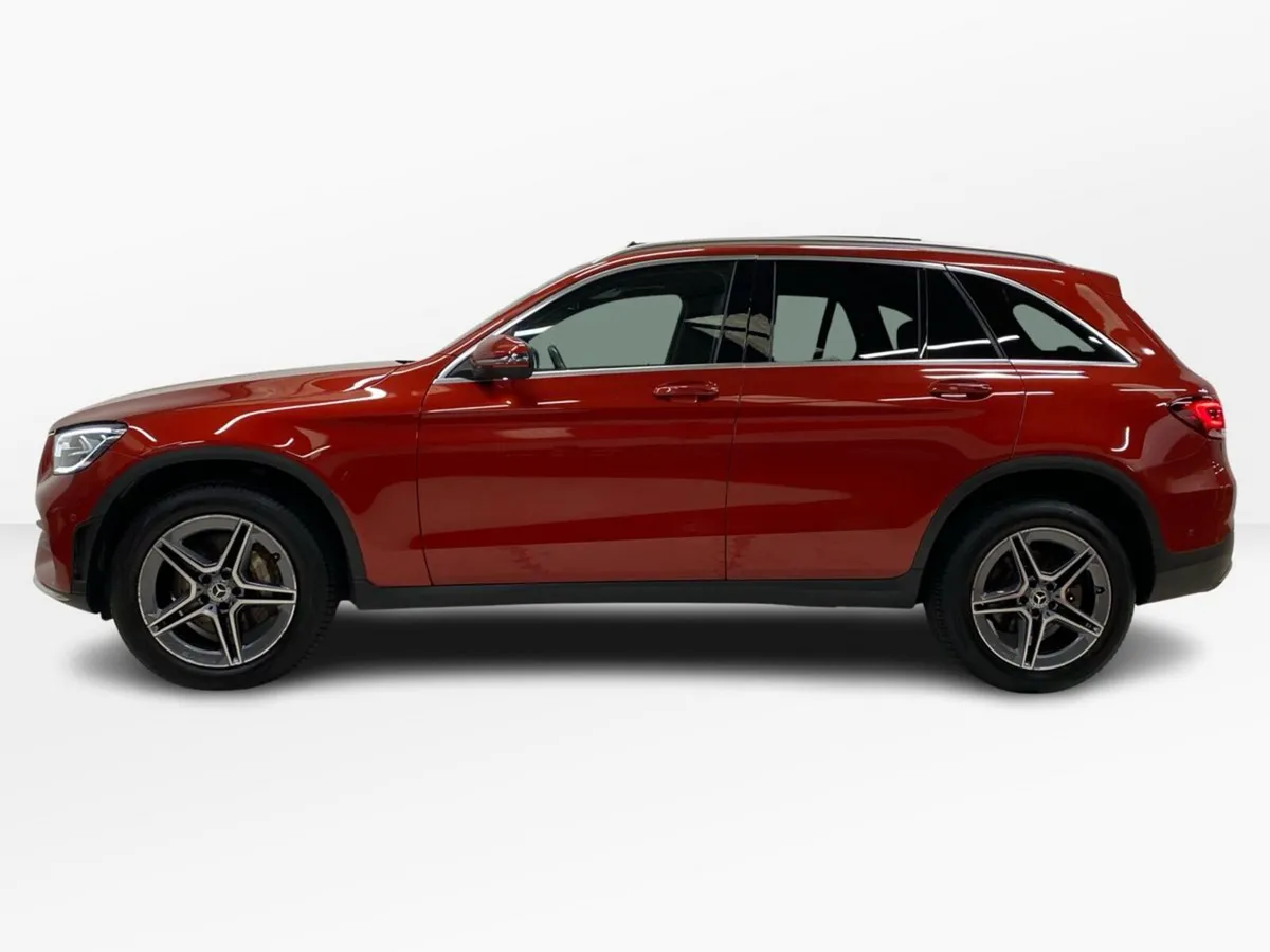 Mercedes-Benz GLC GLC 300 e 4Matic Panoramic Sunro - Image 5