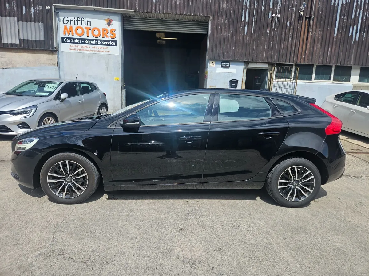 2017 Volvo V40 - Image 2