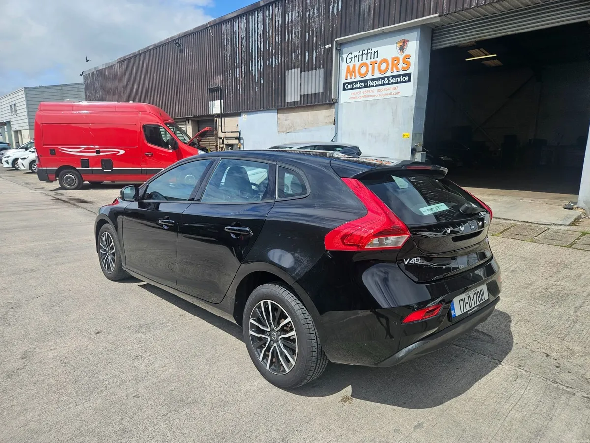2017 Volvo V40 - Image 3