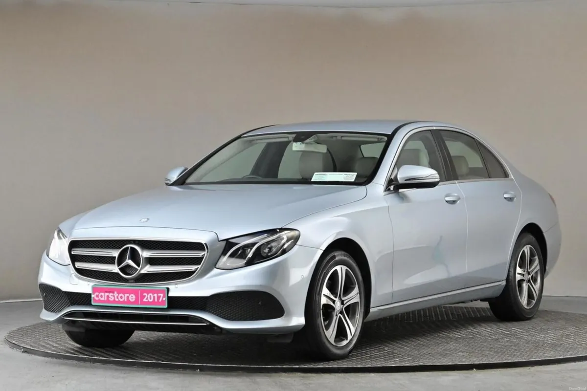 Mercedes-Benz E-Class E 200 D AVANTGARDE **BEIGE L - Image 3