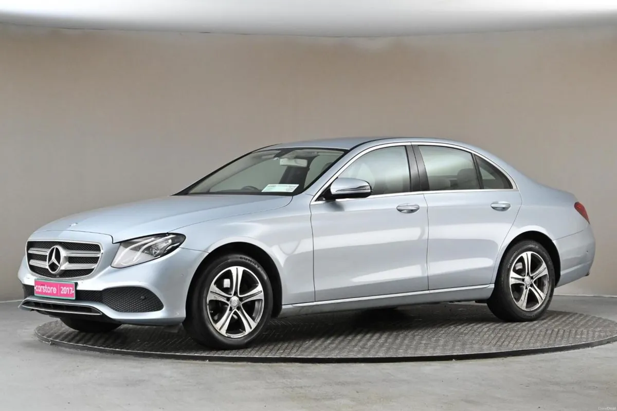 Mercedes-Benz E-Class E 200 D AVANTGARDE **BEIGE L - Image 4