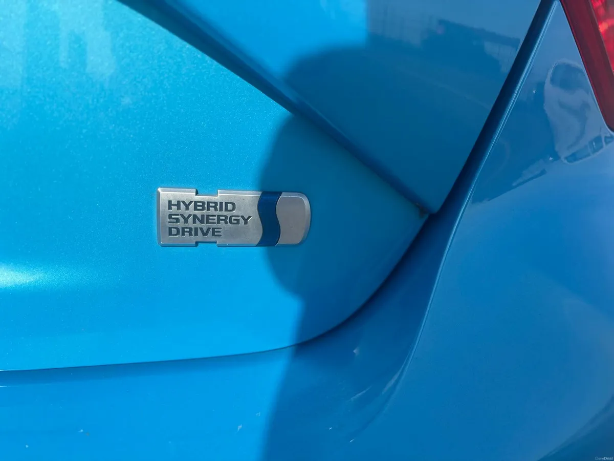2017 Toyota Vitz Hybrid –Automatic - Image 4