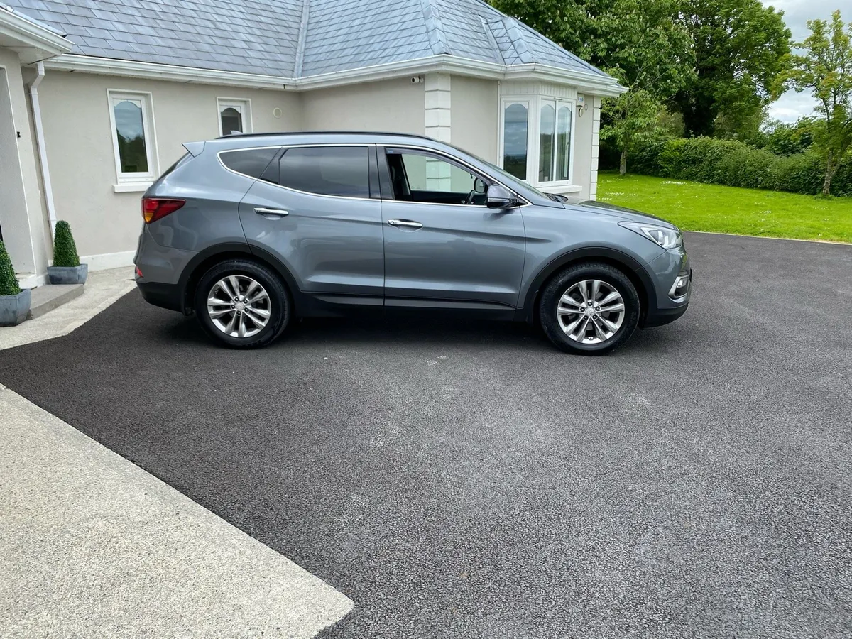 Hyundai Santa Fe Automatic - Image 4