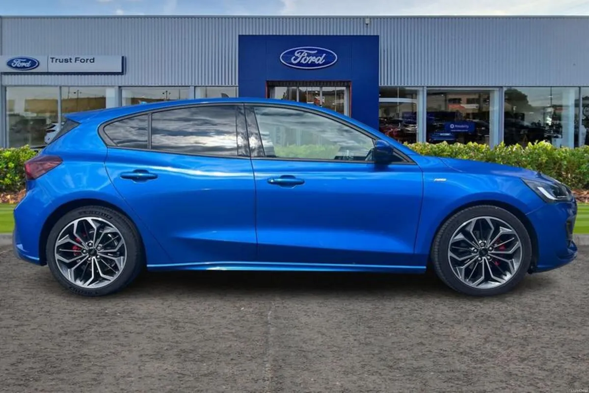 Ford Focus ST-Line X - Image 3