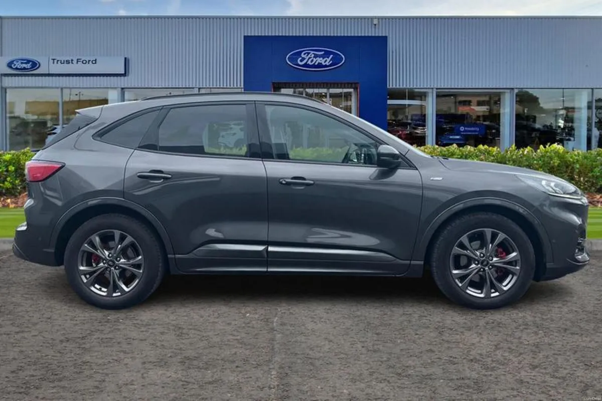 Ford Kuga ST-Line First Edition - Image 3