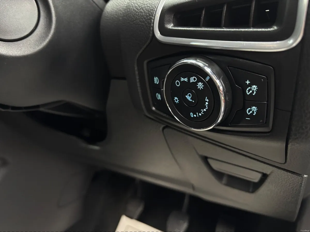Ford Focus 2015 - Image 2