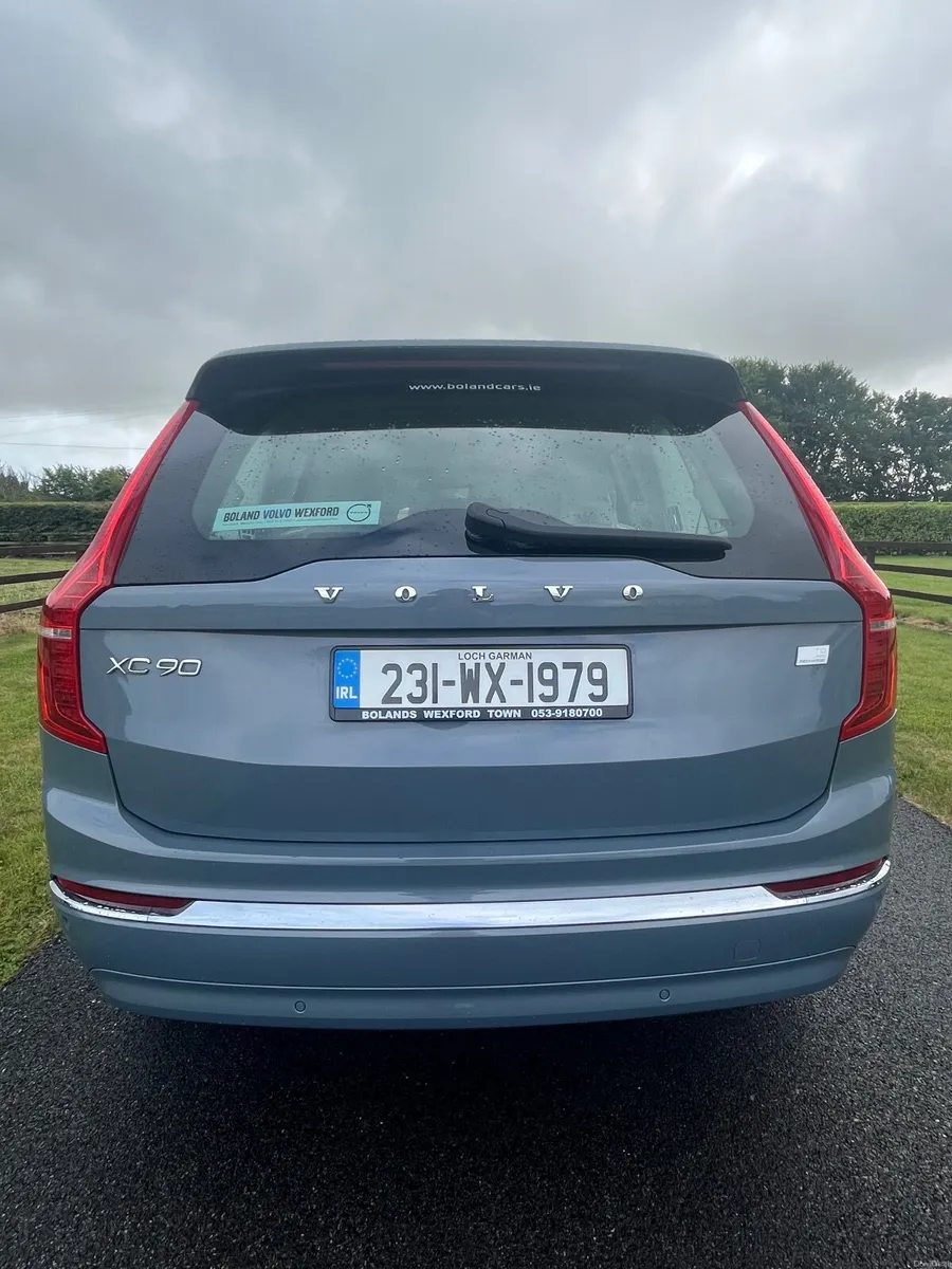 Volvo XC90 2023 - Image 3