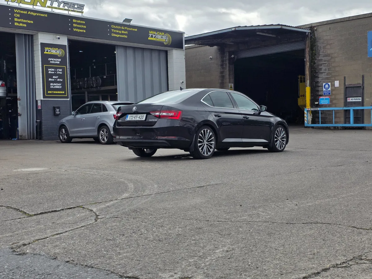 Skoda Superb L&K 2.0 TDI 150 BHP - Image 3