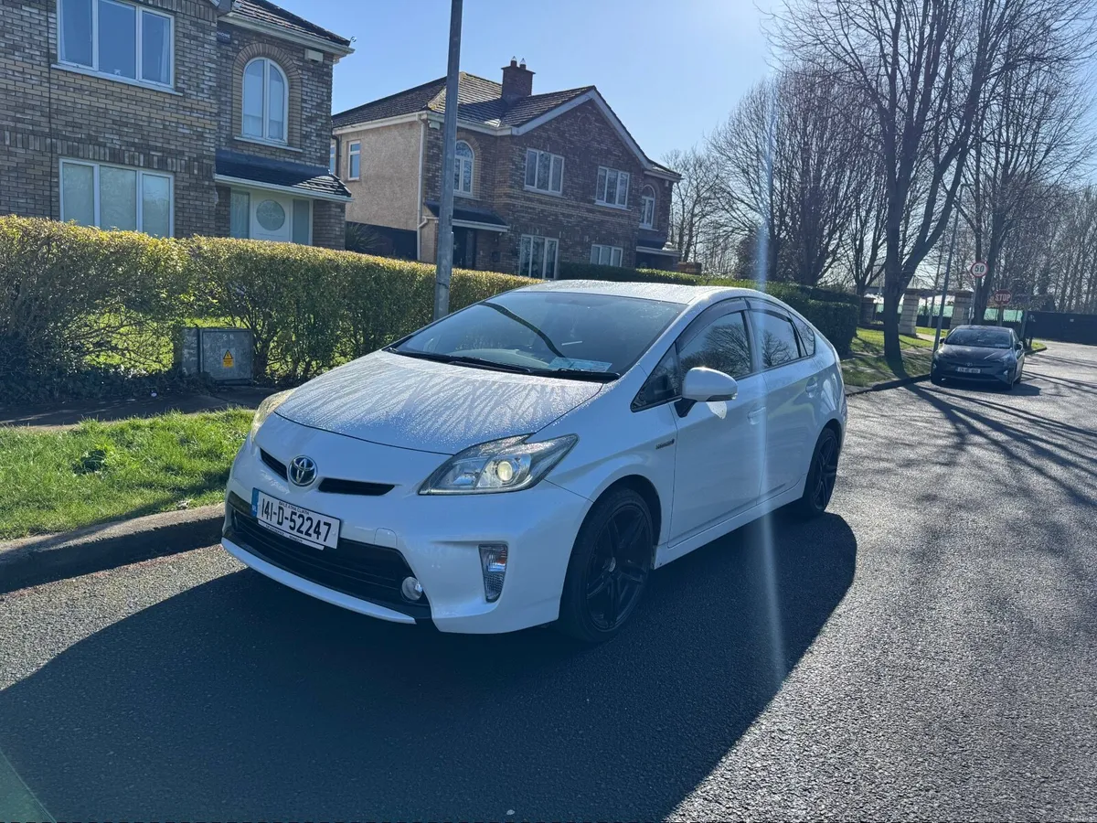 Toyota Prius 2014 - Image 1