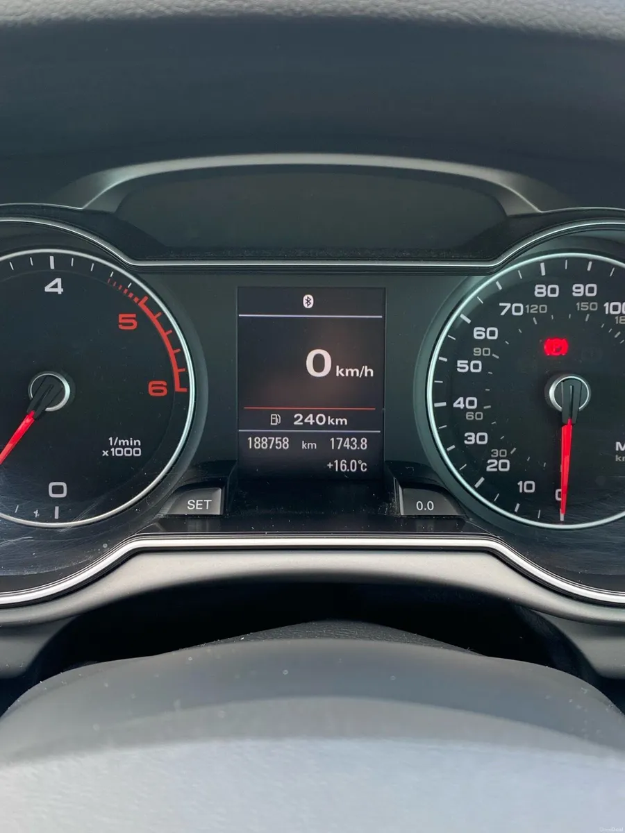 2013 Audi A4 SE 2.0l - Image 2