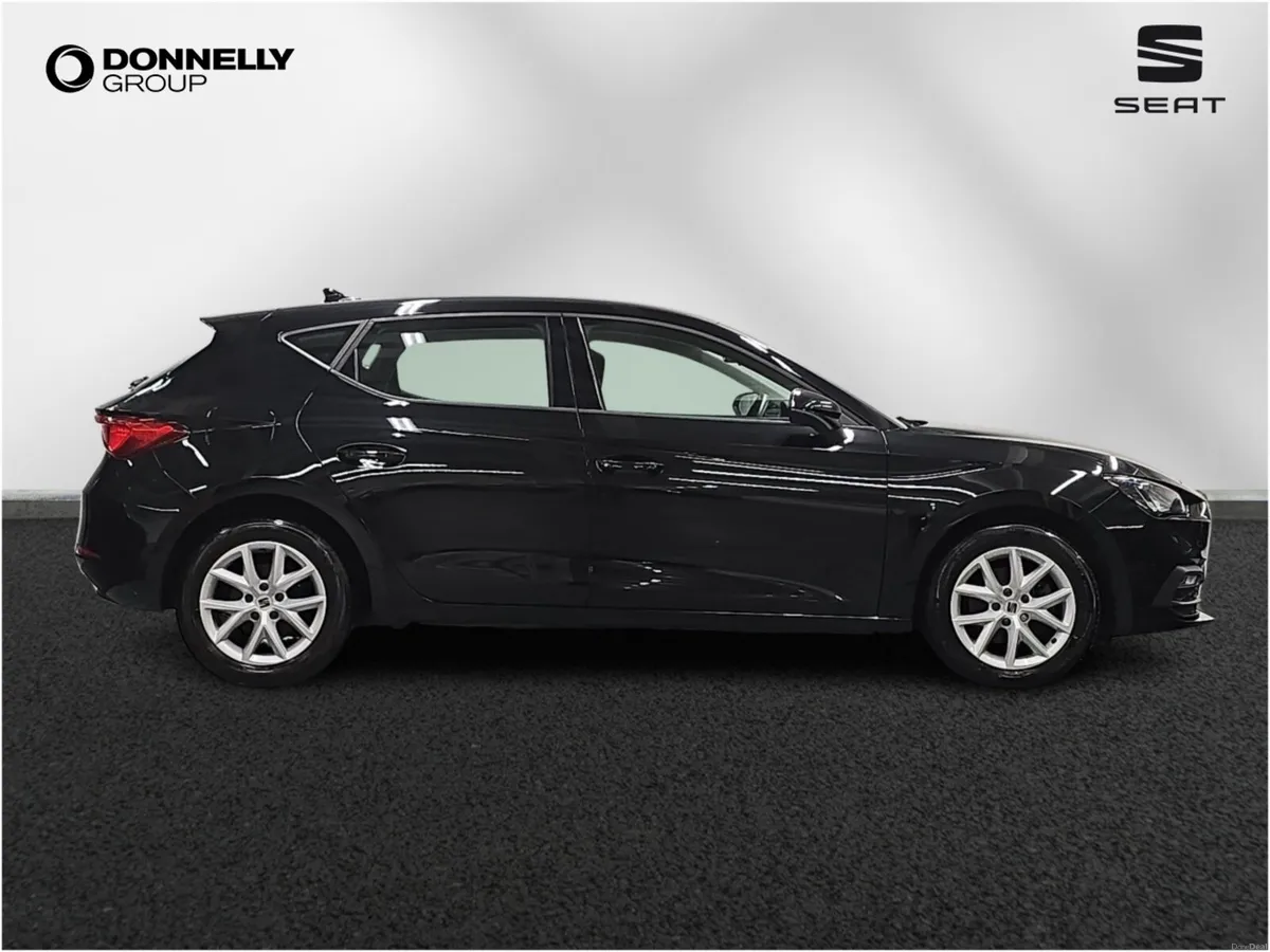 SEAT Leon Diesel Hatchback SE - Image 4